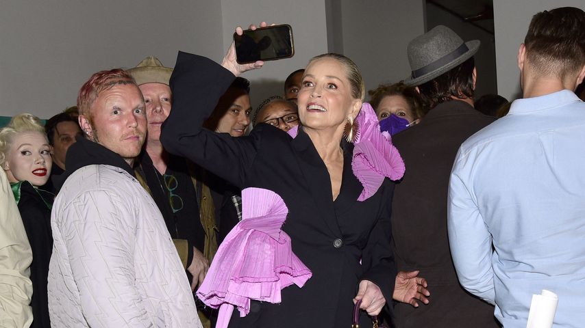 Sharon Stone bei ihrer Kunstausstellung