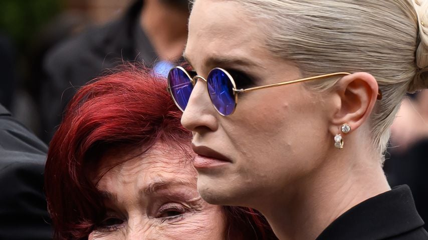Auf Trauerfeier: Tochter Kelly trägt Ozzy Osbournes Brille