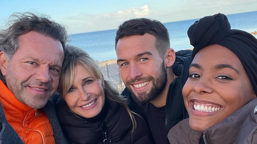 Süßes Foto: Sharon Battiste mit Jan und Familie im Urlaub