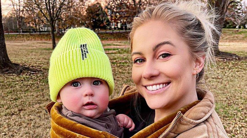 Shawn Johnson East mit ihrem Sohn Jett James