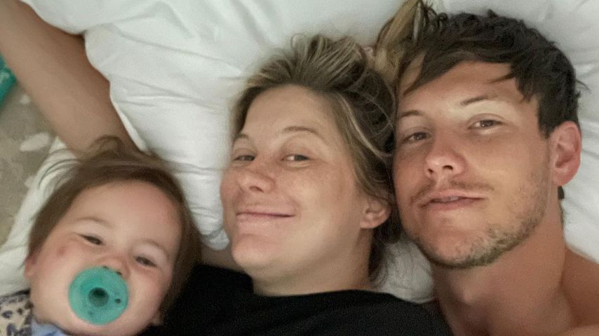 Shawn Johnson und Andrew East mit ihrer Tochter