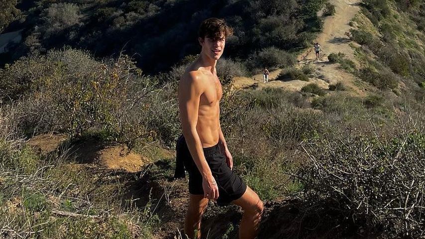Oh, là, là! Shawn Mendes zeigt beim Wandern sein Sixpack