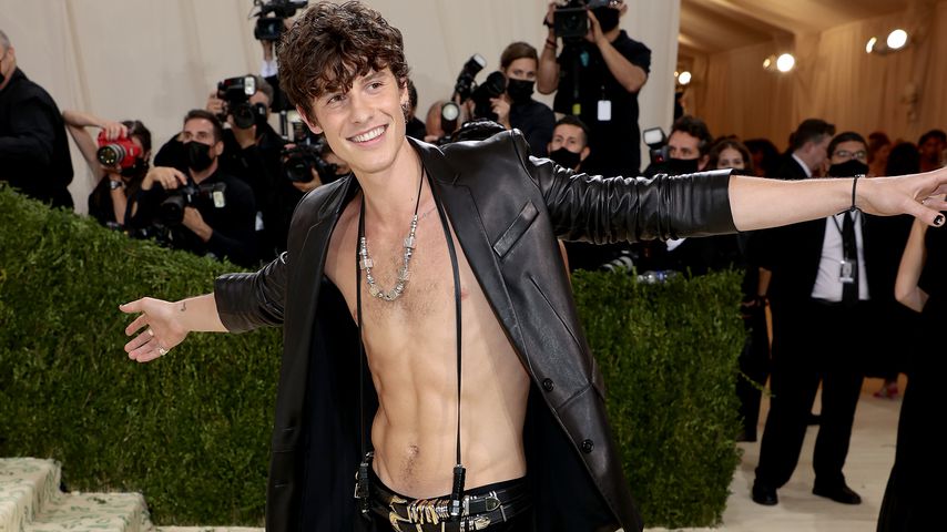 Heiß! Shawn Mendes präsentiert Bauchmuskeln auf Red Carpet
