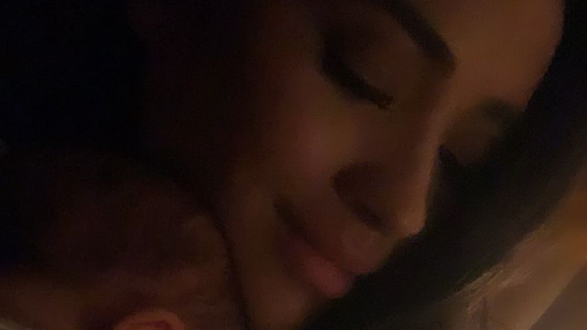 Shay Mitchell mit ihrer Tochter