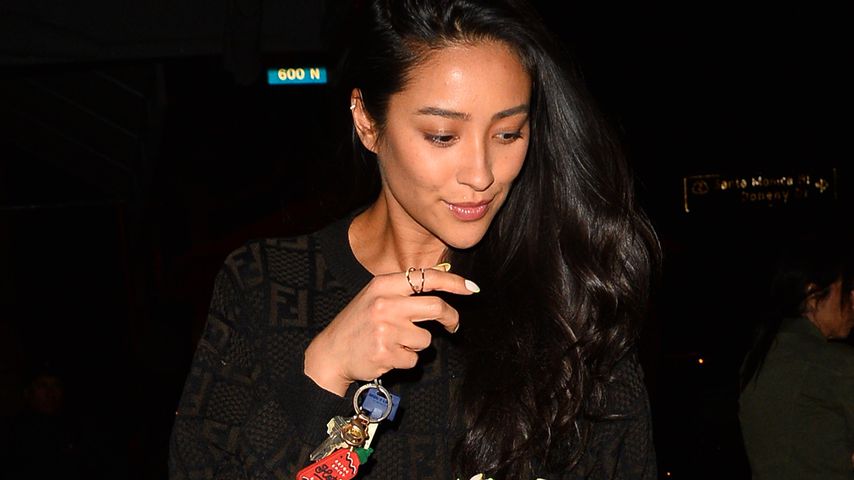 Shay Mitchell Mitte April 2019 in Hollywood