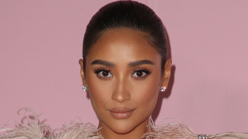 Schauspielerin Shay Mitchell bei Premiere der Beauty Collection von Patrick Ta