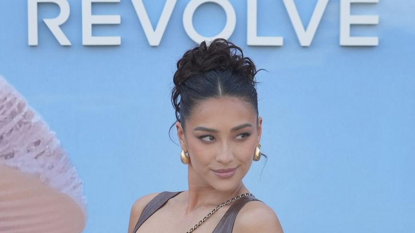 Shay Mitchell, Schauspielerin