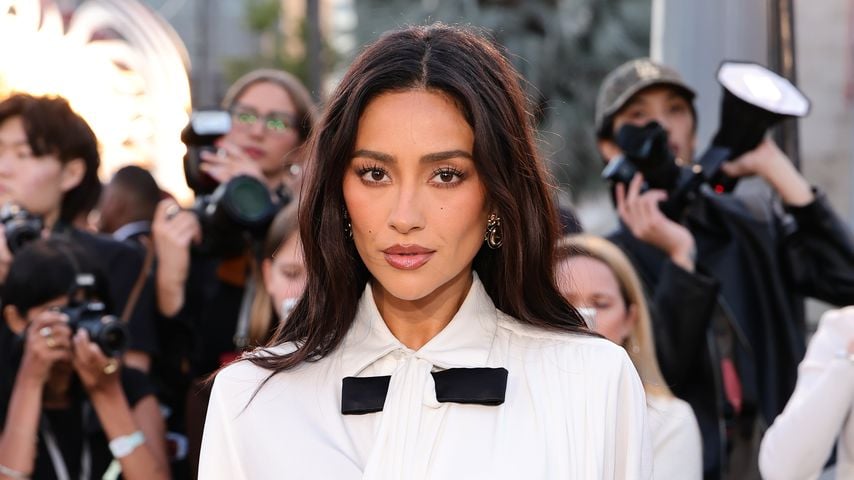 Shay Mitchell landet mit Unternehmen BÉIS 210-Millionen-Deal