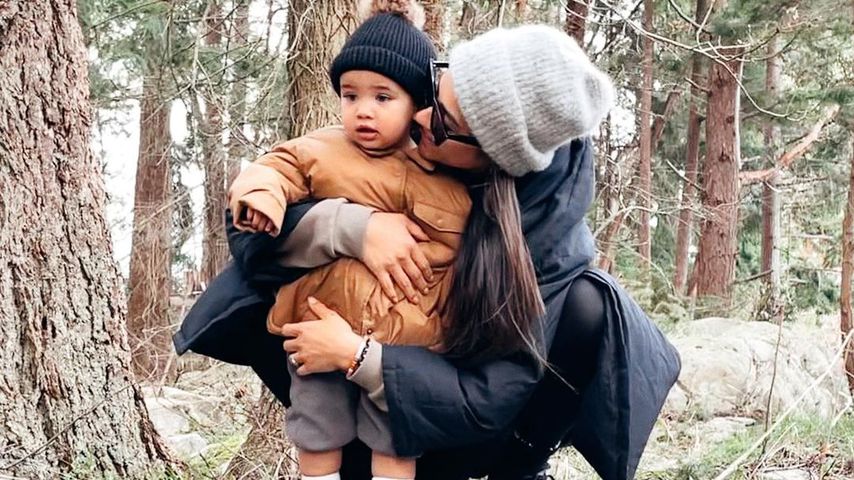 Shay Mitchell mit ihrer Tochter Atlas