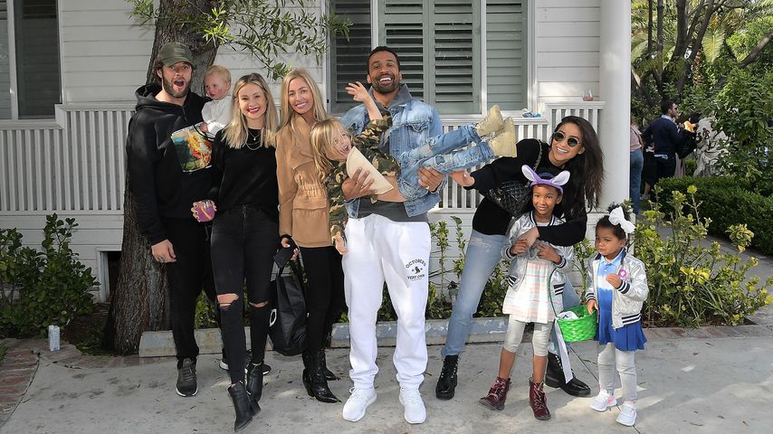 Matte Babel und Shay Mitchell (r.) mit Familie und gemeinsamen Freunde in Kalifornien