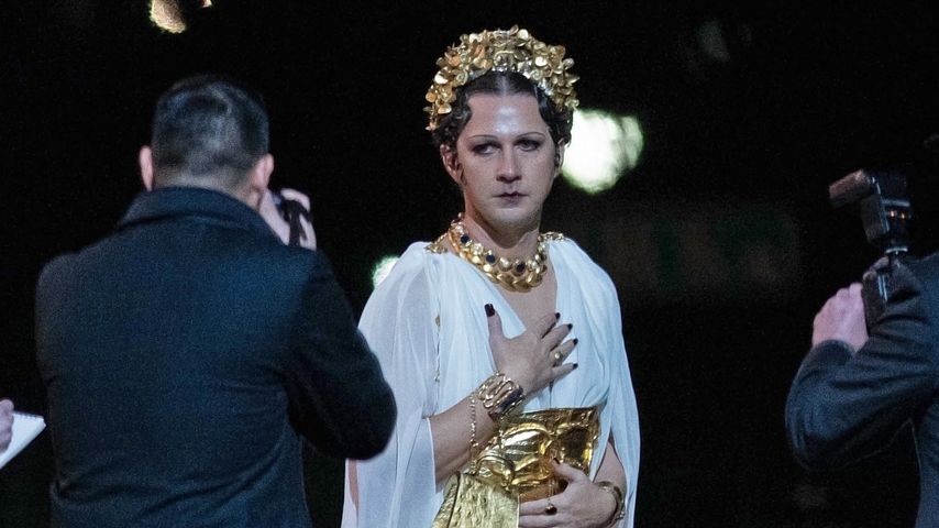 Wow! Shia LaBeouf verwandelt sich in eine griechische Göttin