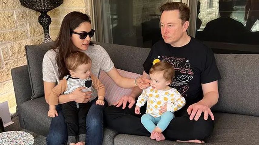 Shivon Zilis und Elon Musk mit ihren Zwillingen Strider und Azure