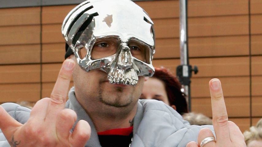Schrill: Charlotte & Sido machen sich zum Clown