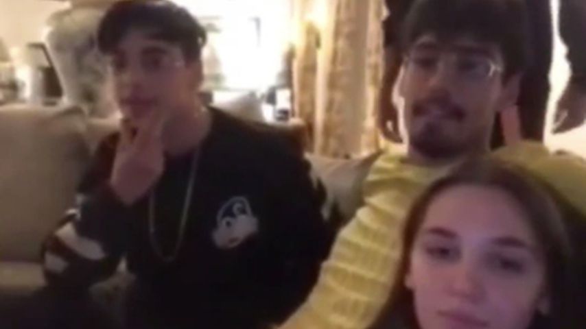 Sidos Söhne Tim und Rashid mit dessen Freundin