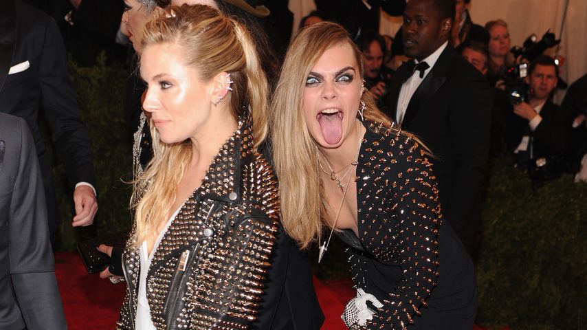 Sienna Miller und Cara Delevingne, 2013