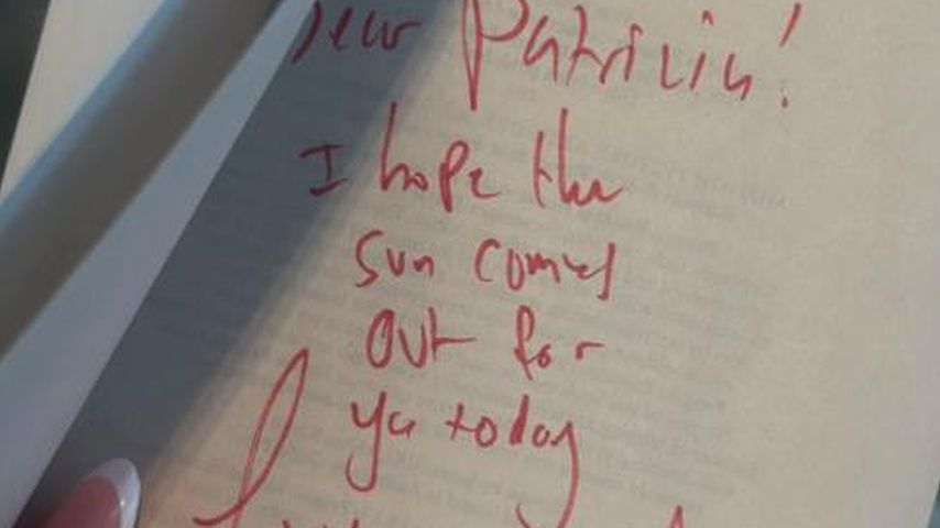 Das Buch "Wuthering Heights", signiert von Jacob Elordi