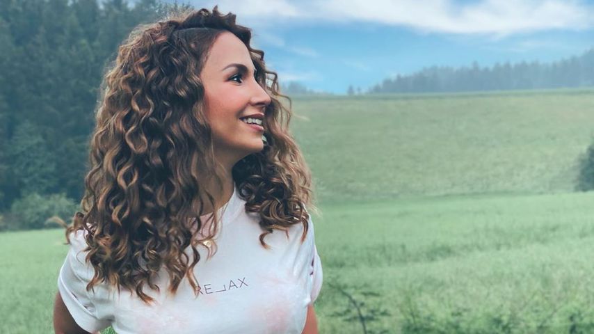 Mit hellen Locken: Sila Sahin erstrahlt in einem neuen Style