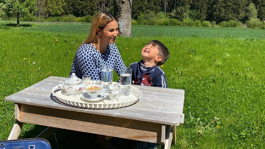Sila Sahin, Schauspielerin mit Sohn Elija