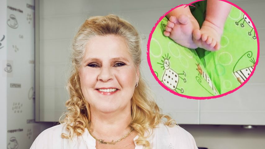 Da sind die Füßchen: Oma Silvia Wollny platzt vor Stolz!