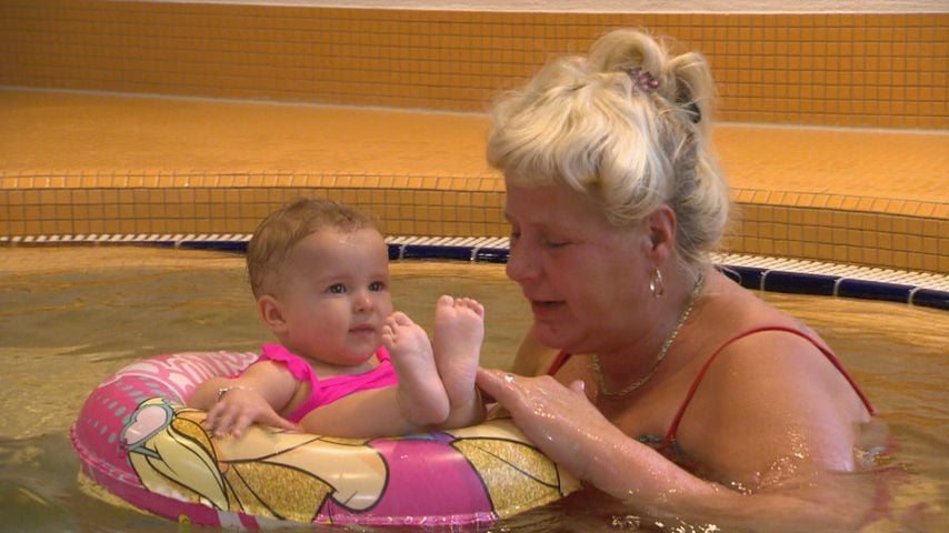 Silvia Wollny mit ihrem Enkelkind