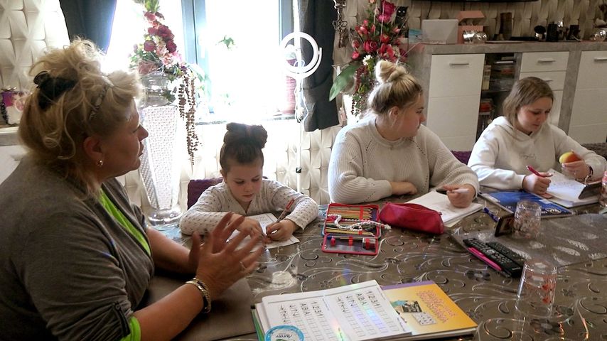 Schule geschlossen: Silvia Wollny wird zur strengen Lehrerin