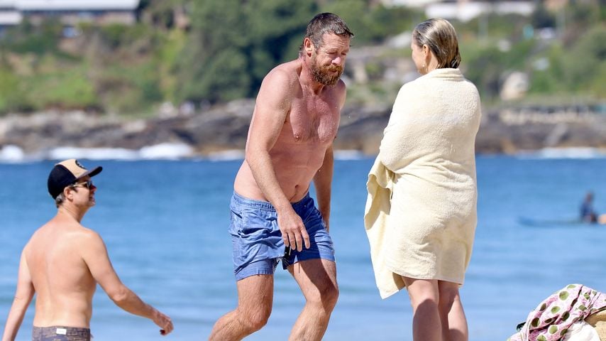 Simon Baker und Laura May Gibbs