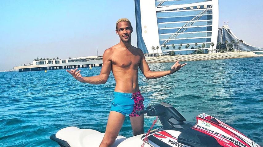 Tank leer! Simon Desues Jetski gibt auf dem Meer Geist auf