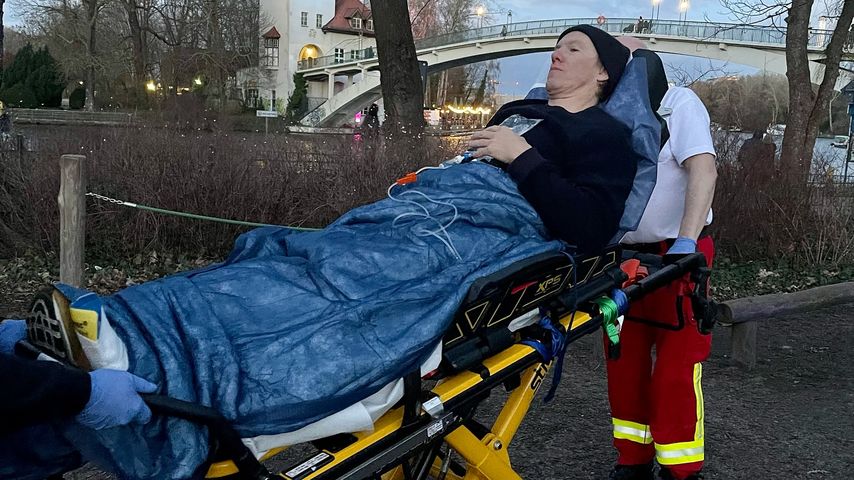 Schreckmoment: Notarzt holt Simon Gosejohann vom Spielplatz