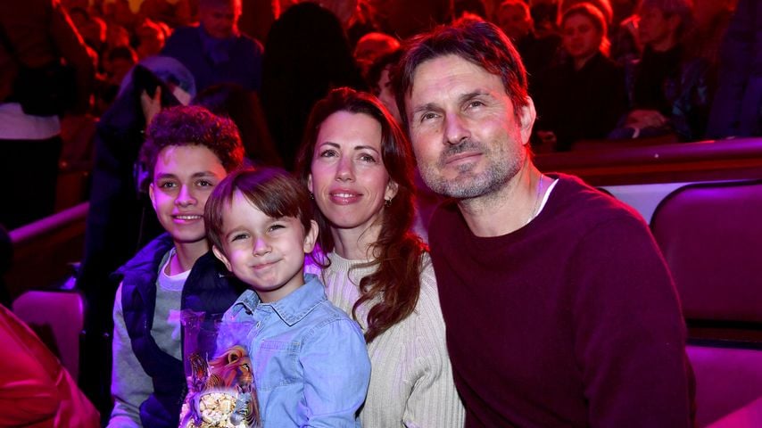 Seltener Anblick: Simon Verhoeven zeigt sich mit der Familie