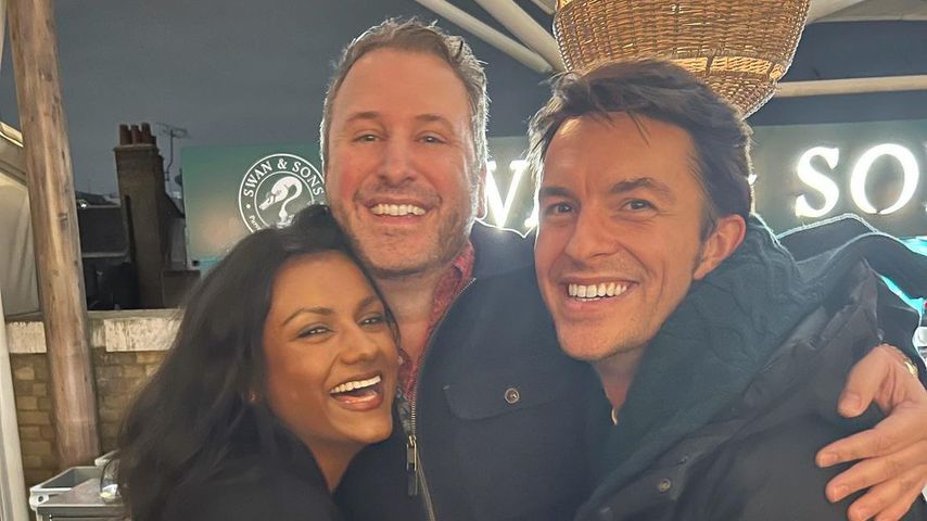 Simone Ashley, Chris Van Dusen und Jonathan Bailey