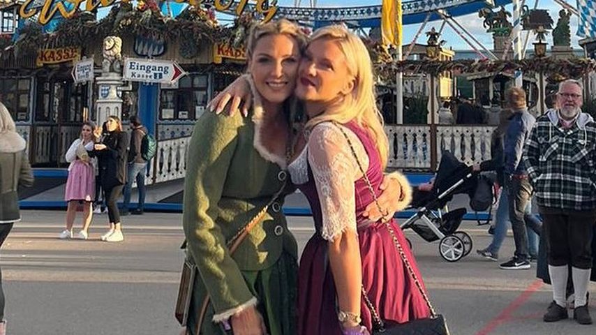 Simone Mecky-Ballack und Evelyn Burdecki auf dem Oktoberfest