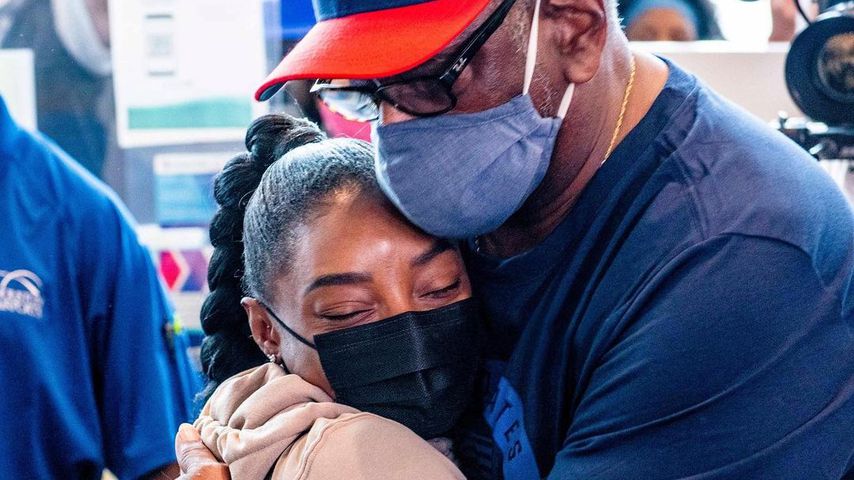 Nach Olympia-Drama: Simone Biles fällt Familie in die Arme