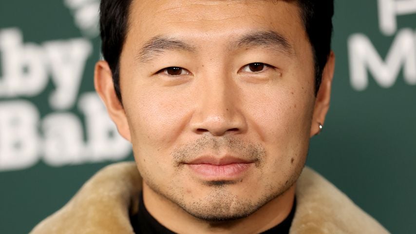 Simu Liu bei der Baby2Baby Gala 2025