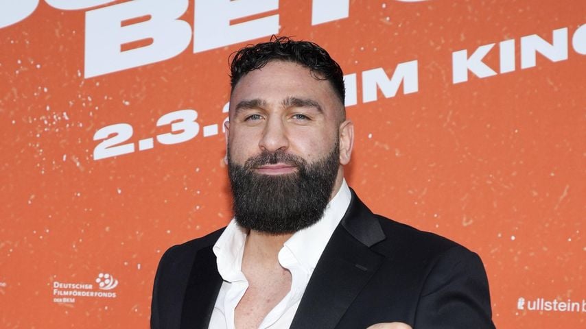 Sinan-G enthüllt seine früheren Suizidgedanken im Livestream