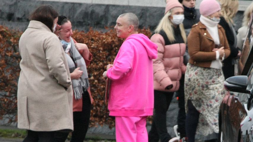Sinéad O'Connor trug bei Beerdigung ihres Sohnes Shane Pink