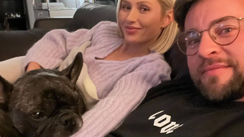 Die Sommerhaus-Stars Sissi Hofbauer und Ben Melzer mit ihrem Hund Paco
