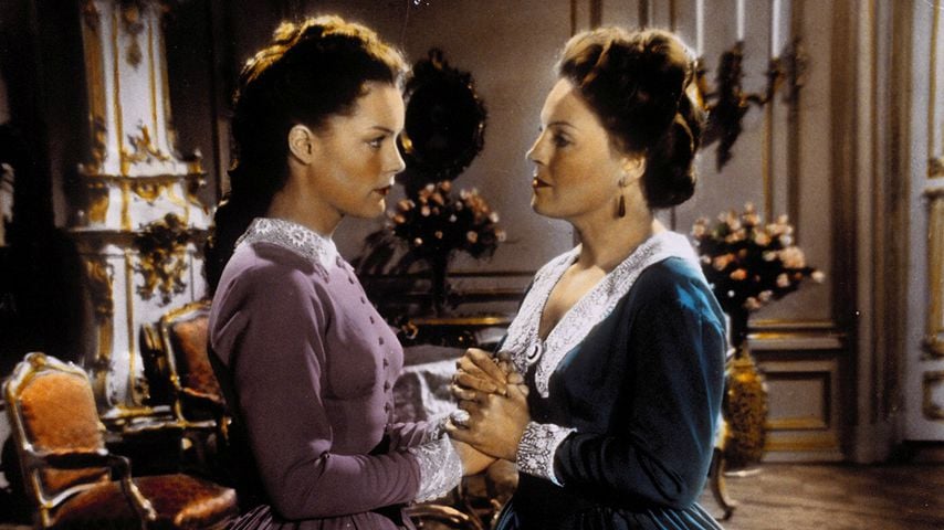 Sissi (Romy Schneider) und Herzogin Ludovika (Magda Schneider) in "Sissi – Die junge Kaiserin"