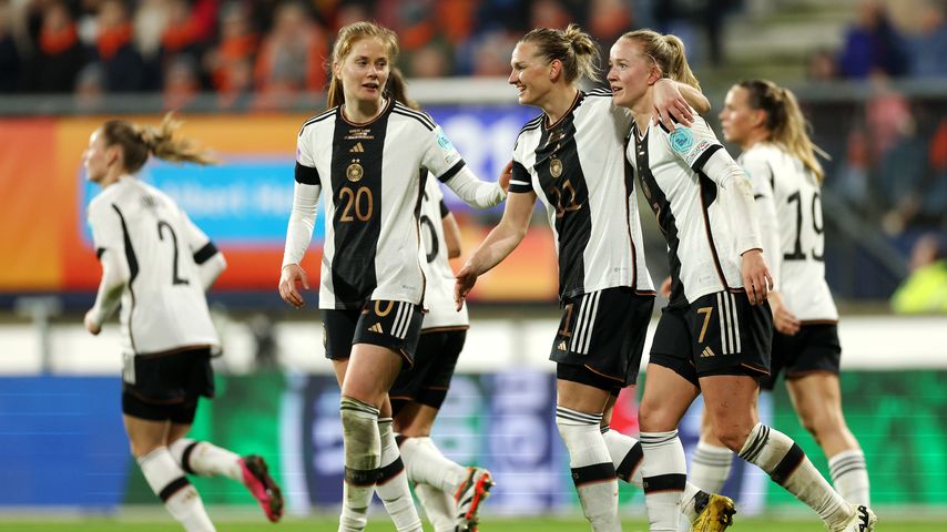 Deutsche Fußballfrauen schaffen die Olympia-Qualifikation!