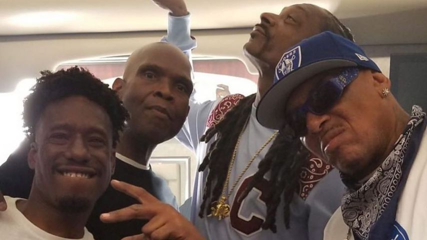 Snoop Dogg mit seinen Freunden, darunter auch Rapper Bad Azz