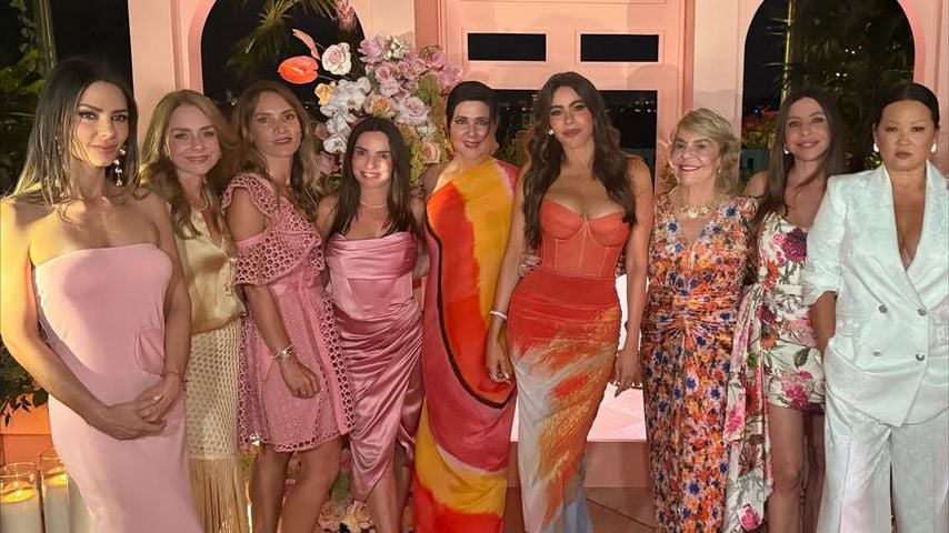 Sofia Vergara mit ihrer Schwester Sandra (links)