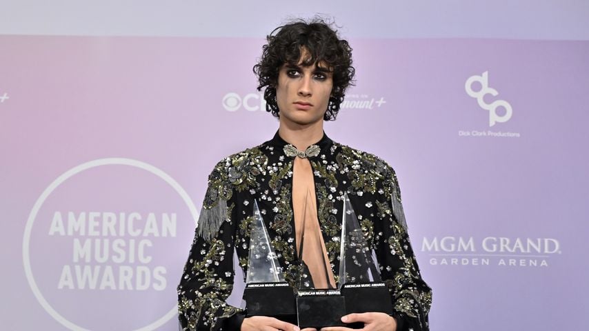 sombr mit zwei Auszeichnungen bei den American Music Awards im MGM Grand Garden Arena, Las Vegas