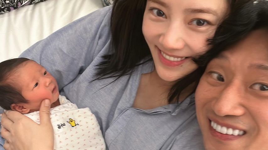 K-Pop-Sängerin Son Dam-bi zeigt erstmals ihre kleine Tochter