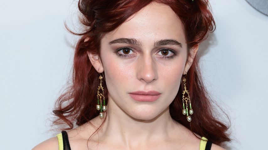 Sophia Anne Caruso posiert bei der FX's "Feud: Capote VS. The Swans" New York Premiere 2024.