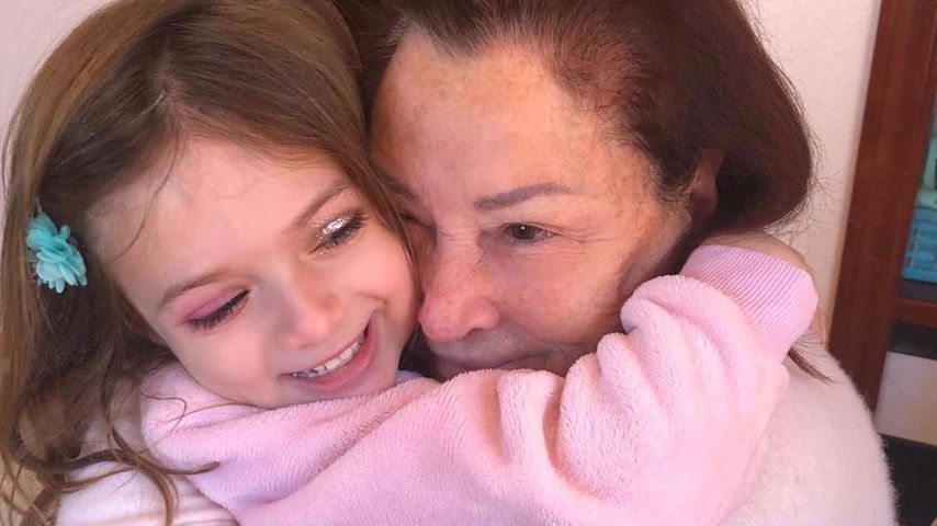 Foto von Sophia und ihrer Oma: Fans kritisieren die Katze
