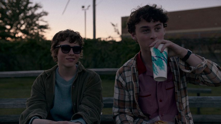 Sophia Lillis und Wyatt Oleff in der Serie "I Am Not Okay with This"