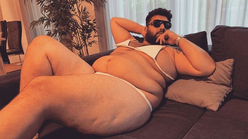 Faisal Kawusi stellt Sophia Thomallas Bikini-Bild nach!