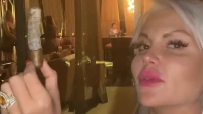 Mann feiert sie: Sophia Vegas gönnt sich genüsslich Zigarren