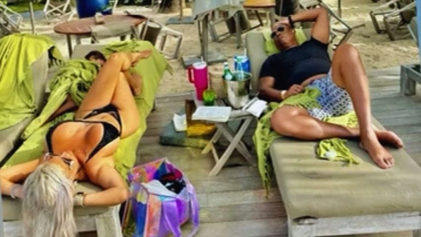 Sophia Vegas sonnt sich im sexy Bikini neben ihrem Daniel