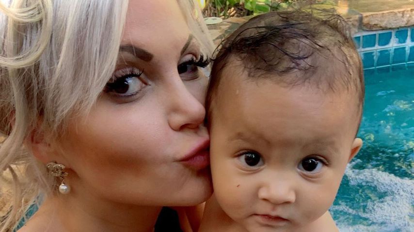 "Wassermaus": Sophia Vegas' Kleine ist schon acht Monate alt