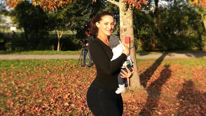 Sophie Brussaux mit ihrem und Drakes Baby Adonis im November 2017